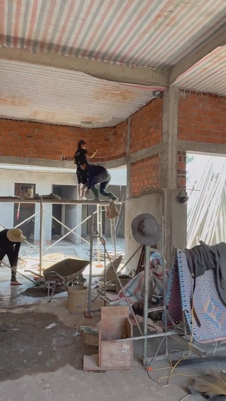 Thi công trên cao: an toàn là điều kiện đầu tiên của chất lượng
